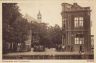 Deze foto is gemaakt in het jaar 1917. het Gymnasium stond op de hoek bij de Westersingel en het Martini plein. Helaas is ook dit markante gebouw gesloopt. Op de achtergrond de Grote of Martini kerk.