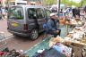 27 april 2018, Koningdag in Sneek. Deze plaatselijke koopman deed goede zaken met zijn handel aan de Singel.