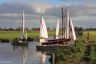 Als de laatste boten binnen varen, neemt de dag al afscheid en neemt de duisternis het over.
Eind van een loodzware, maar sportieve dag in het land van de Lege Geaën
